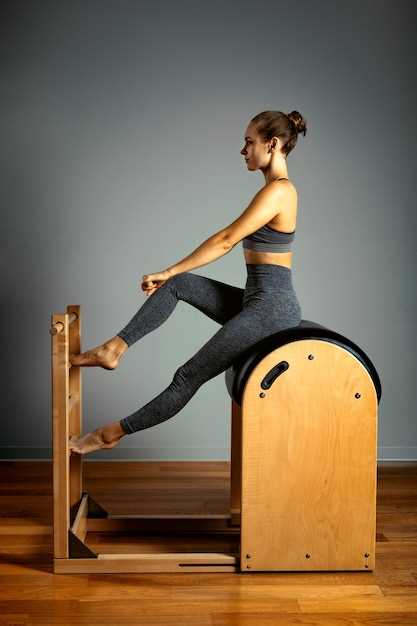 Йога на стуле: лучшие упражнения для быстрого похудения
