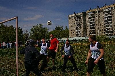 В Челябинске впервые был организован Кубок травматолога. В профессиональный праздник в футбол сыграли врачи больницы № 9